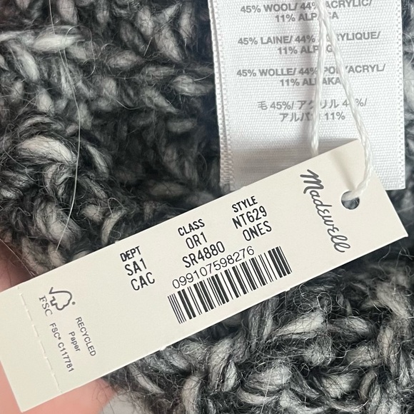 Madewell • NWT Marled Cozy Knit Beanie in Black White Grey Marled - Picture 6 of 6